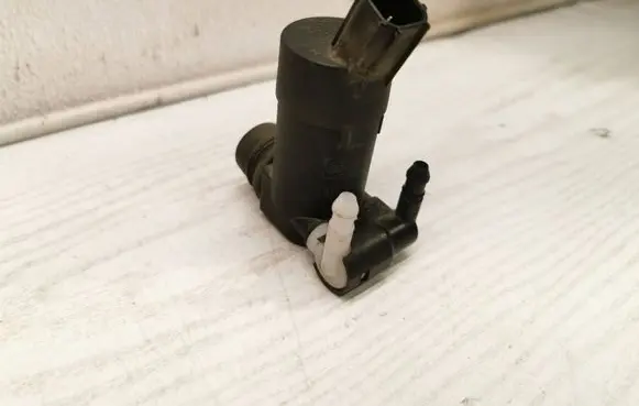 Volvo V70 Windscreen/windshield washer pump PA6GB25