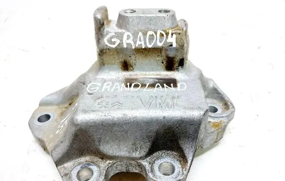 Opel Grandland X Gearbox mounting bracket 9807981780