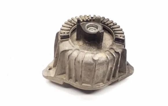 Mercedes-Benz E W212 Engine mount bracket A2042405017