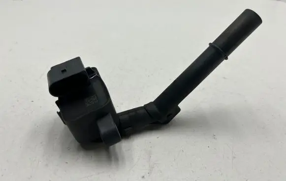 Infiniti Q30 High voltage ignition coil a2709060500 20160422 H13532