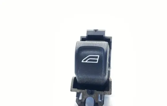 Volvo V70 Electric window control switch 30773273 03453410