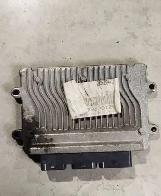 Renault Kangoo I Engine control unit/module 9665424480