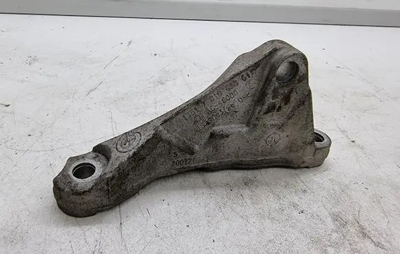 BMW 5 F10 F11 Fuel pump bracket 7810698 13517810698