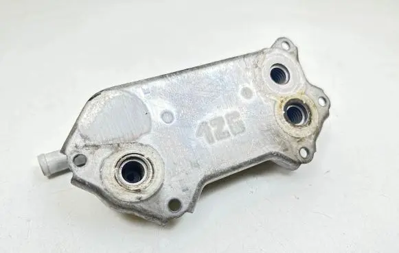 Toyota Verso Oil filter mounting bracket 157100R011 MM112FN L12055845