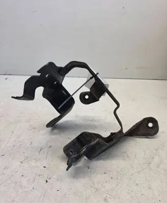 Volvo S60 Power steering pump mounting bracket 31317375