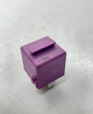 BMW X5 E53 Other relay 1388911 6136 V23134E59X107