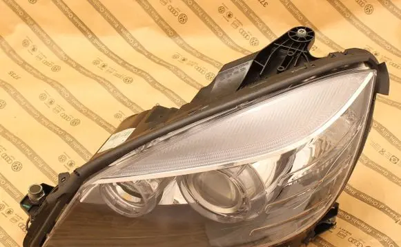 Mercedes-Benz C W204 Headlight/headlamp a2048208459
