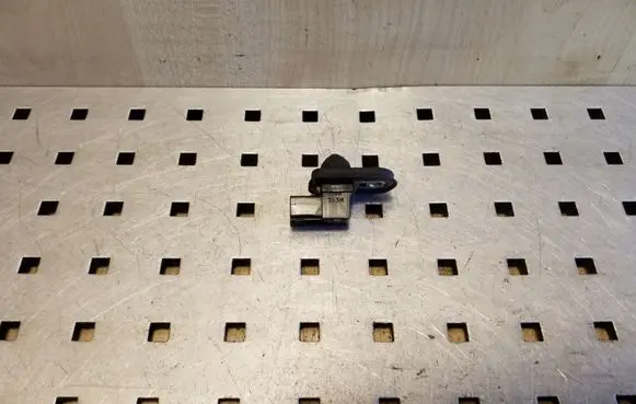 Mitsubishi Outlander Rear door sensor 