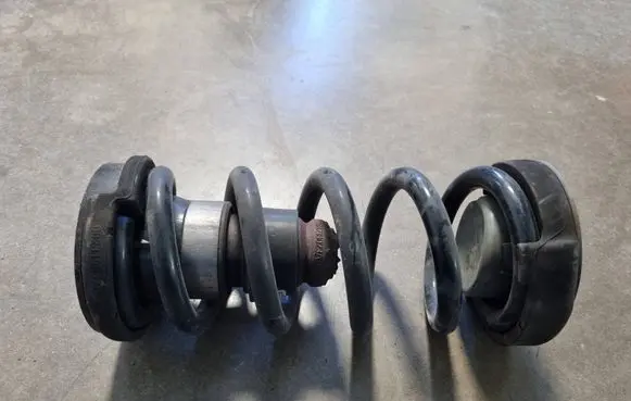 Chrysler Pacifica Rear coil spring P68231026AA P68218023AB 68231026AA