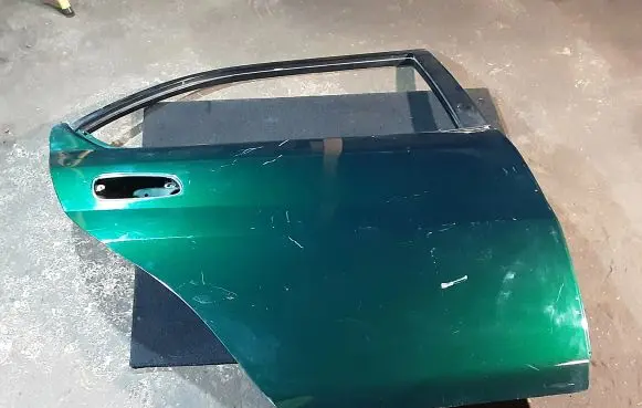 Toyota Prius (XW10) Rear door
