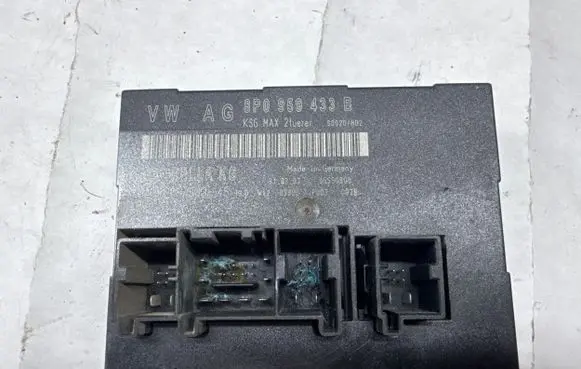 Audi A3 S3 8P Comfort/convenience module 8P0959433B S00201H02