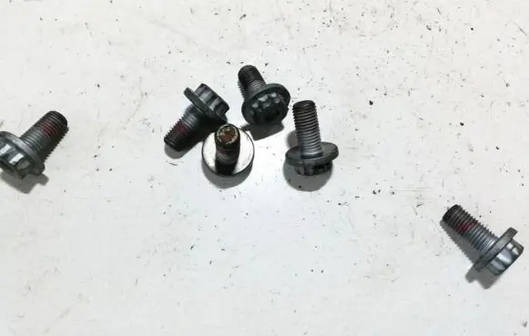 Toyota Prius (XW20) Nuts/bolts 