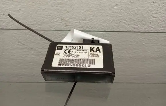 Opel Signum Tire pressure control unit 13152151 2546A0PELRX1 10R022037