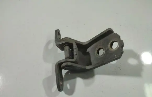 Nissan Pathfinder R51 Front door upper hinge
