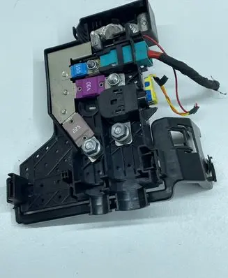 Volvo XC90 Current control relay 18019401
