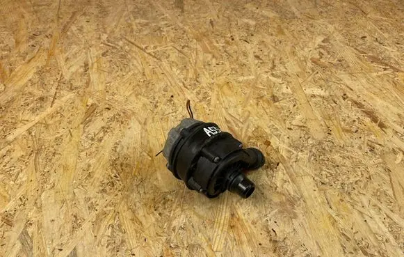 Mercedes-Benz C W205 Electric auxiliary coolant/water pump A0005002686