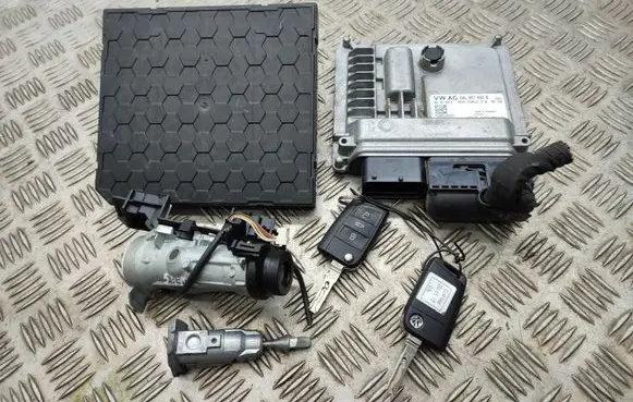 Volkswagen Golf VII Engine ECU kit and lock set 04L907445B 5Q0937086AK 1K0905851