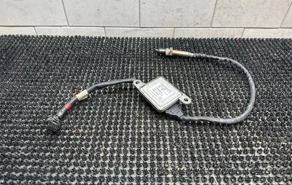 Mercedes-Benz CLS C218 X218 Lambda probe sensor A0009056900
