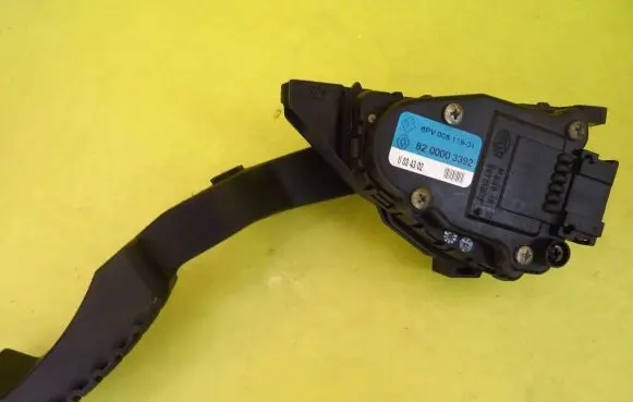 Renault Laguna II Accelerator throttle pedal 8200003392