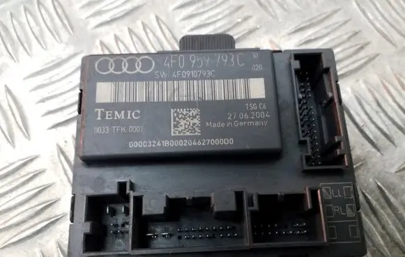 Audi A6 S6 C6 4F Door central lock control unit/module 4F0959793C