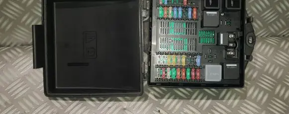 Jaguar XJ X351 Fuse box set GW93-14A073-AB