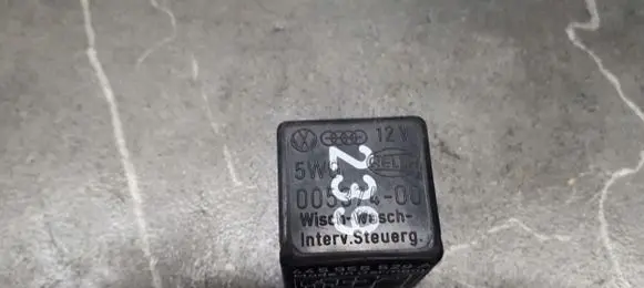 Audi A6 C7 Fuel pump relay 445955529
