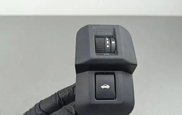 Toyota GR 86 Tailgate opening switch 