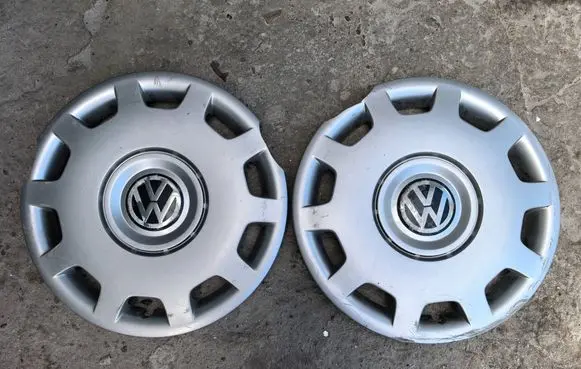 Volkswagen PASSAT B5.5 R15 wheel hub/cap/trim 3B0601147E