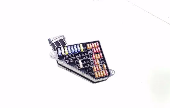 Volkswagen Polo Fuse module