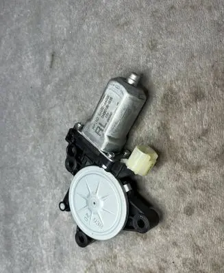 KIA Carens III Rear glass lock/latch 83450-A4000