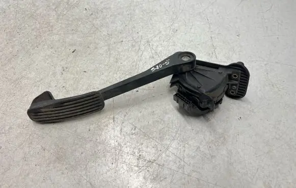 Volvo S80 Accelerator throttle pedal 9496822