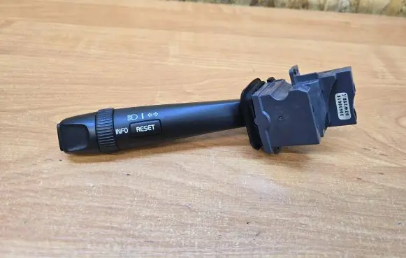 Volvo V70 Indicator stalk 30658618 03W29D