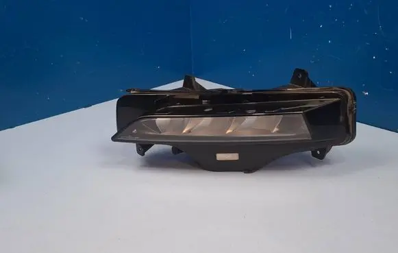 Skoda Octavia Mk4 Front fog light 5E3941699 0021289404