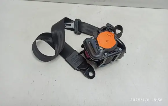 Audi Q3 8U Front seatbelt 8U0857706A