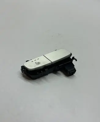 Mercedes-Benz C W205 Seat heating switch A2139057302 HW132000 13202551