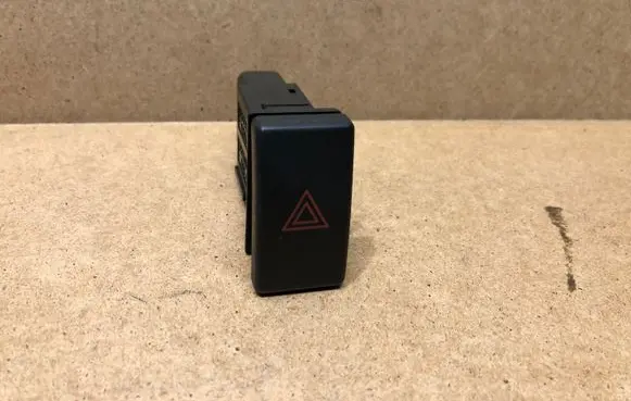 Toyota Avensis T250 Hazard light switch 157963 TR9503