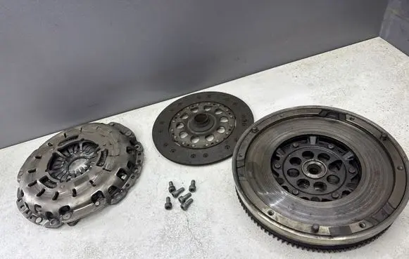 BMW 5 E60 E61 Clutch set kit 7565745