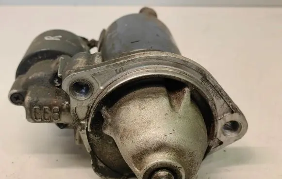 Volkswagen PASSAT B5 Starter motor 058911023B