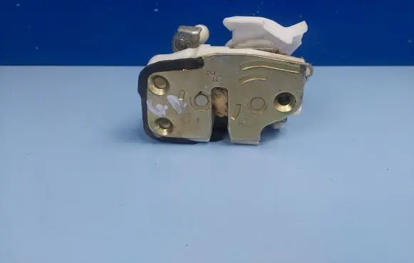 Honda Accord Rear door lock 72610S84A01