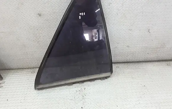 Toyota Avensis T250 Rear vent window glass 
