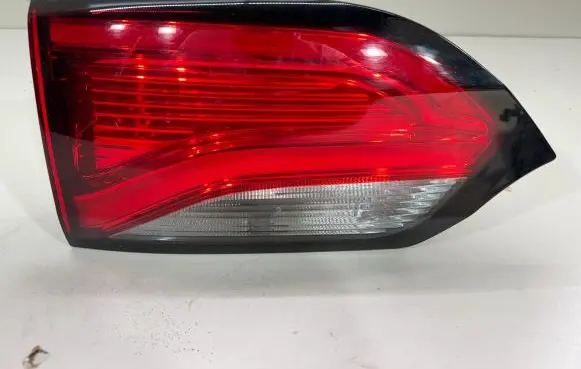 Chrysler Pacifica Tailgate rear/tail lights