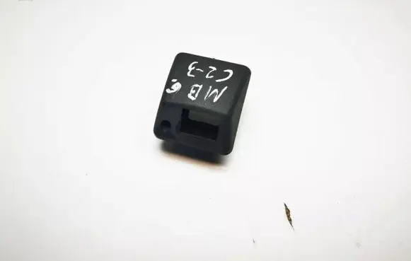 Mercedes-Benz C W204 Windshield washer spray nozzle 