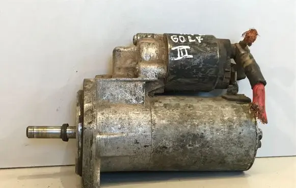 Volkswagen Golf III Starter motor 0001107025 036911023S