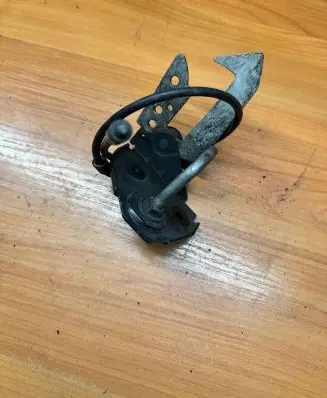 BMW 5 F10 F11 Engine bonnet/hood lock/latch loop/hook 7183763 013989610