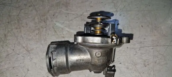 Mercedes-Benz E W212 Thermostat/thermostat housing A6422002315