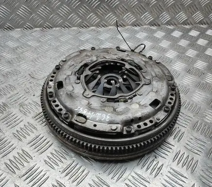 Volkswagen Golf V Clutch set kit 323064110 123042610