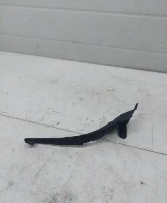 Mazda 5 Windshield trim K2443