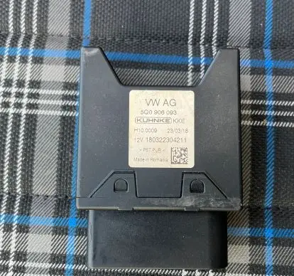 Volkswagen e-Golf Fuel pump relay 5Q0906093