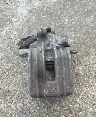 Skoda Praktik (5J8) Rear brake caliper