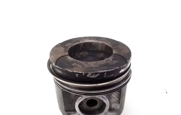 Nissan X-Trail T30 Piston with connecting rod 
